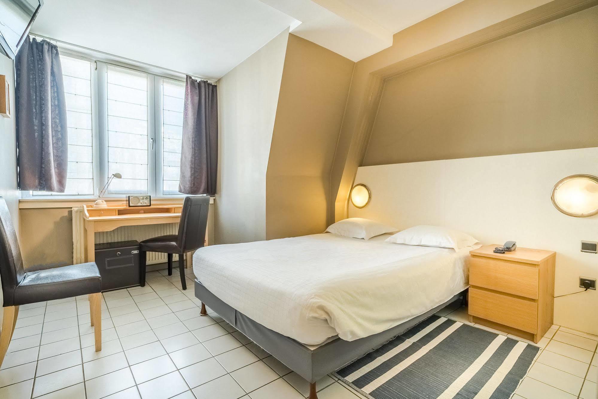 Hotel Lambeau Etterbeek Esterno foto