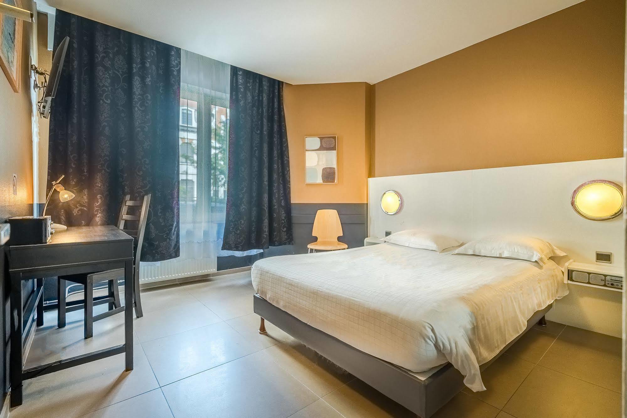 Hotel Lambeau Etterbeek Esterno foto