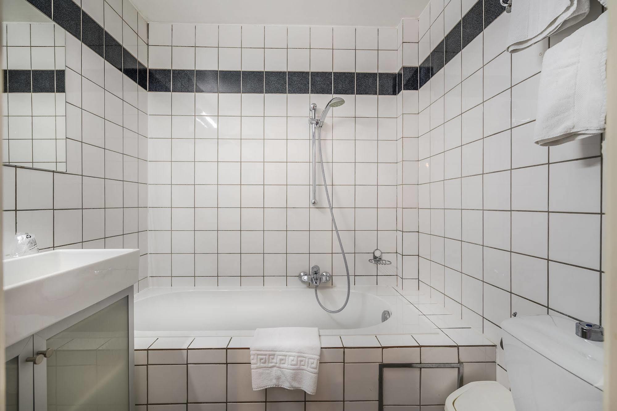 Hotel Lambeau Etterbeek Esterno foto