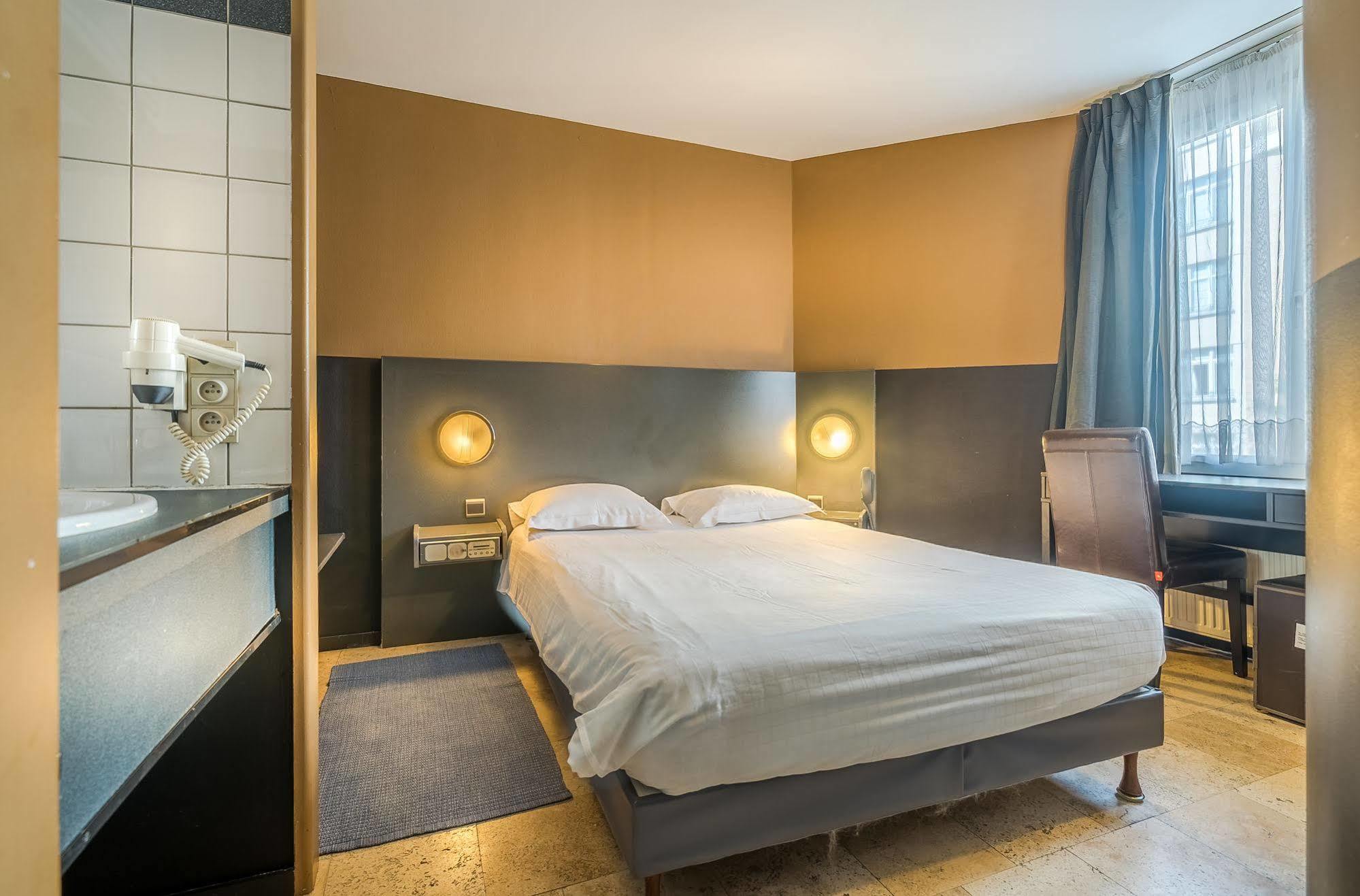 Hotel Lambeau Etterbeek Esterno foto